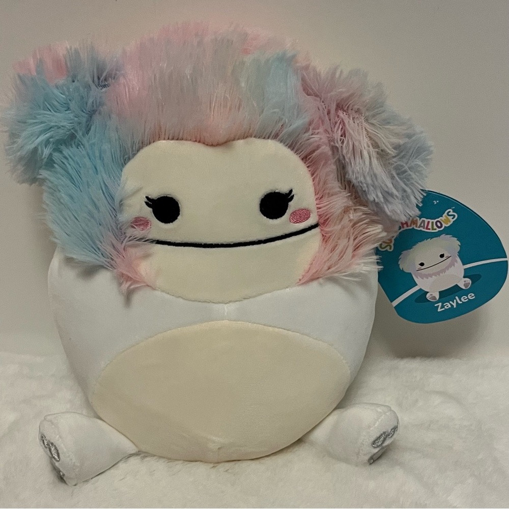 Squishmallow Zaylee Bigfoot, Yeti White Rainbow 🌈, 7” New